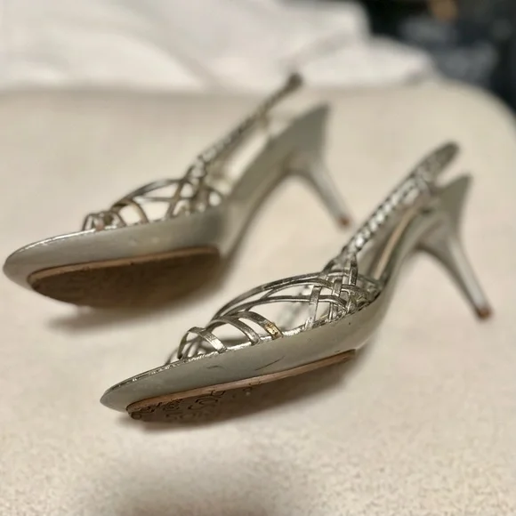 Carlos Santana strappy sandals champagne color perfect to wear to weddings - Picture 4 of 8